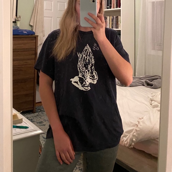 ✨goth graphic tee✨ - Picture 2 of 3